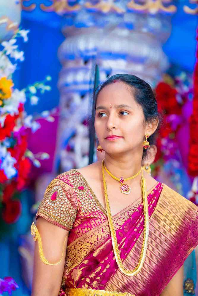 elegance-and-grace-portrait-of-a-wedding-guest-in-traditional-attire